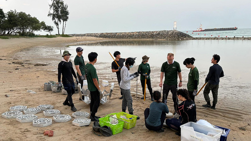Hybrid coastal protection to safeguard Singapore from rising sea levels